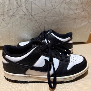 Nike Panda Dunks